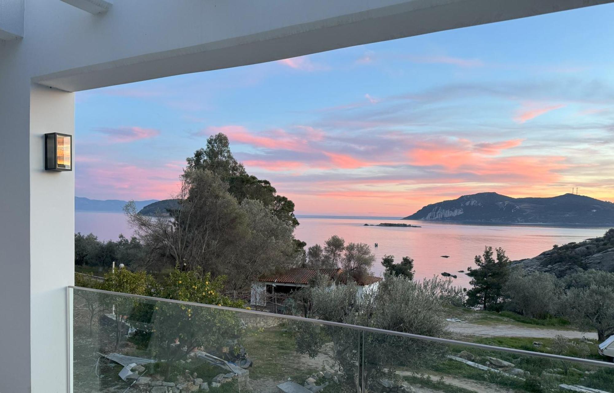 Acra Melia Apartment Palaiontsiflikion Bagian luar foto