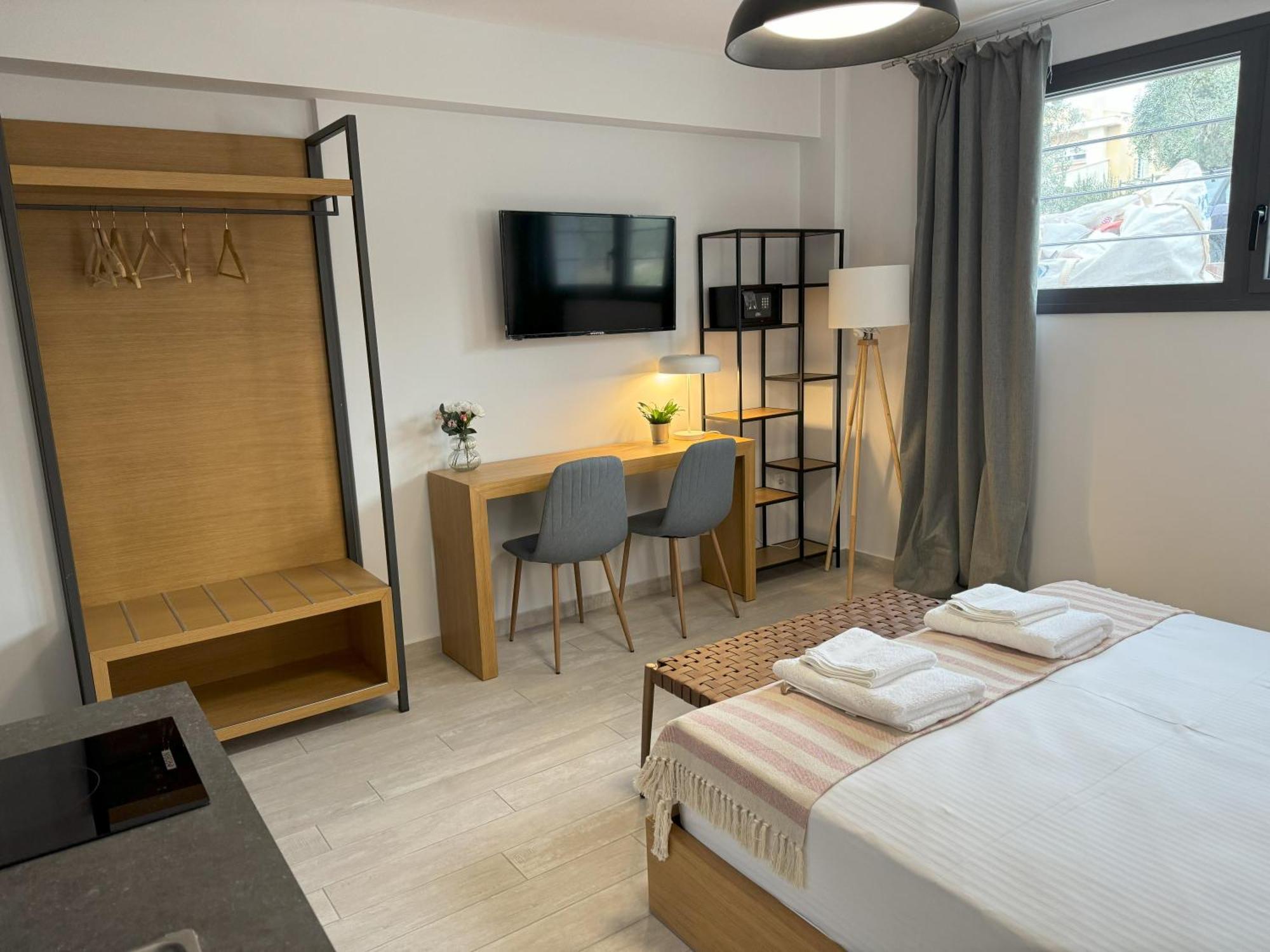 Acra Melia Apartment Palaiontsiflikion Bagian luar foto
