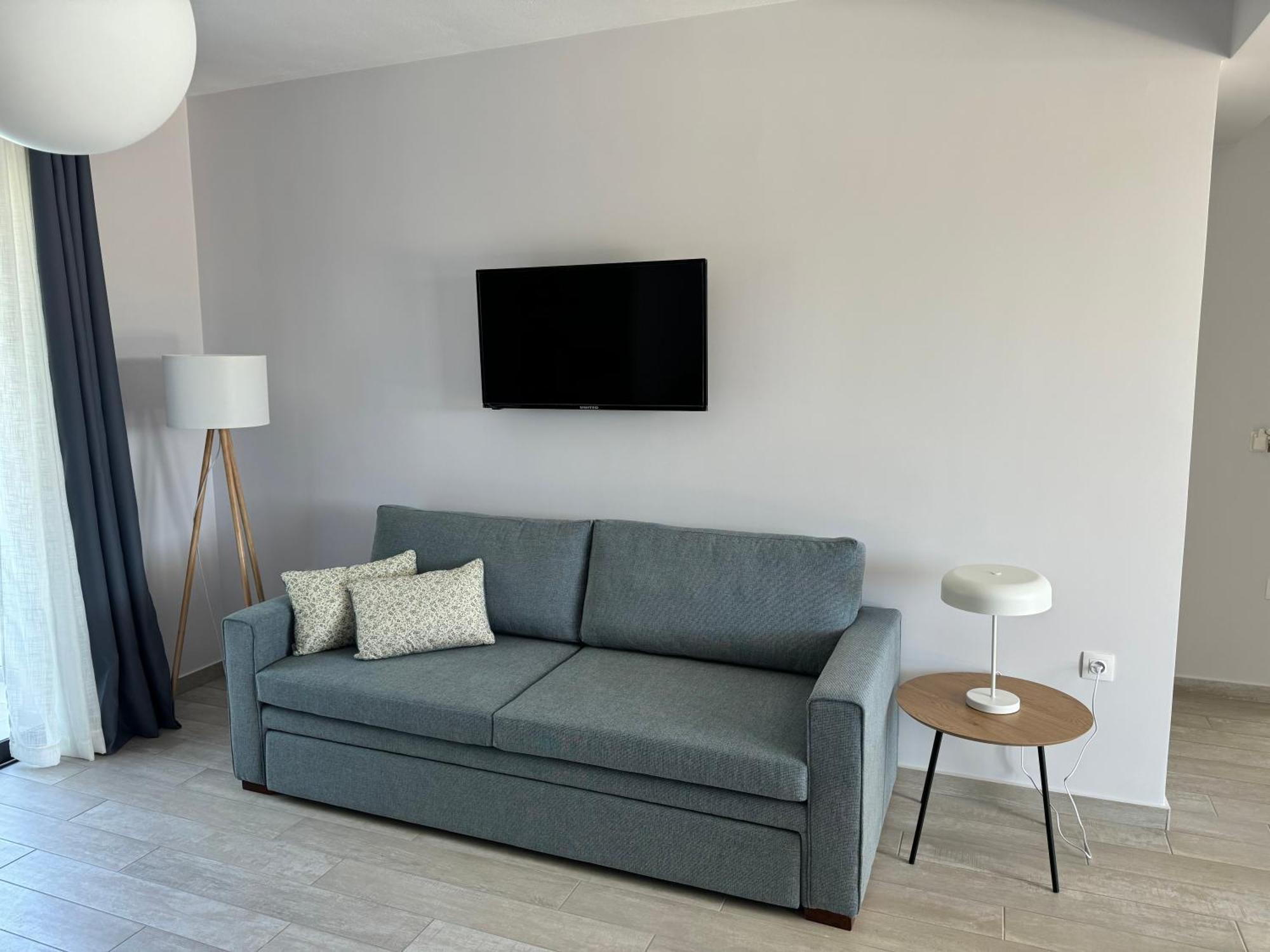 Acra Melia Apartment Palaiontsiflikion Bagian luar foto