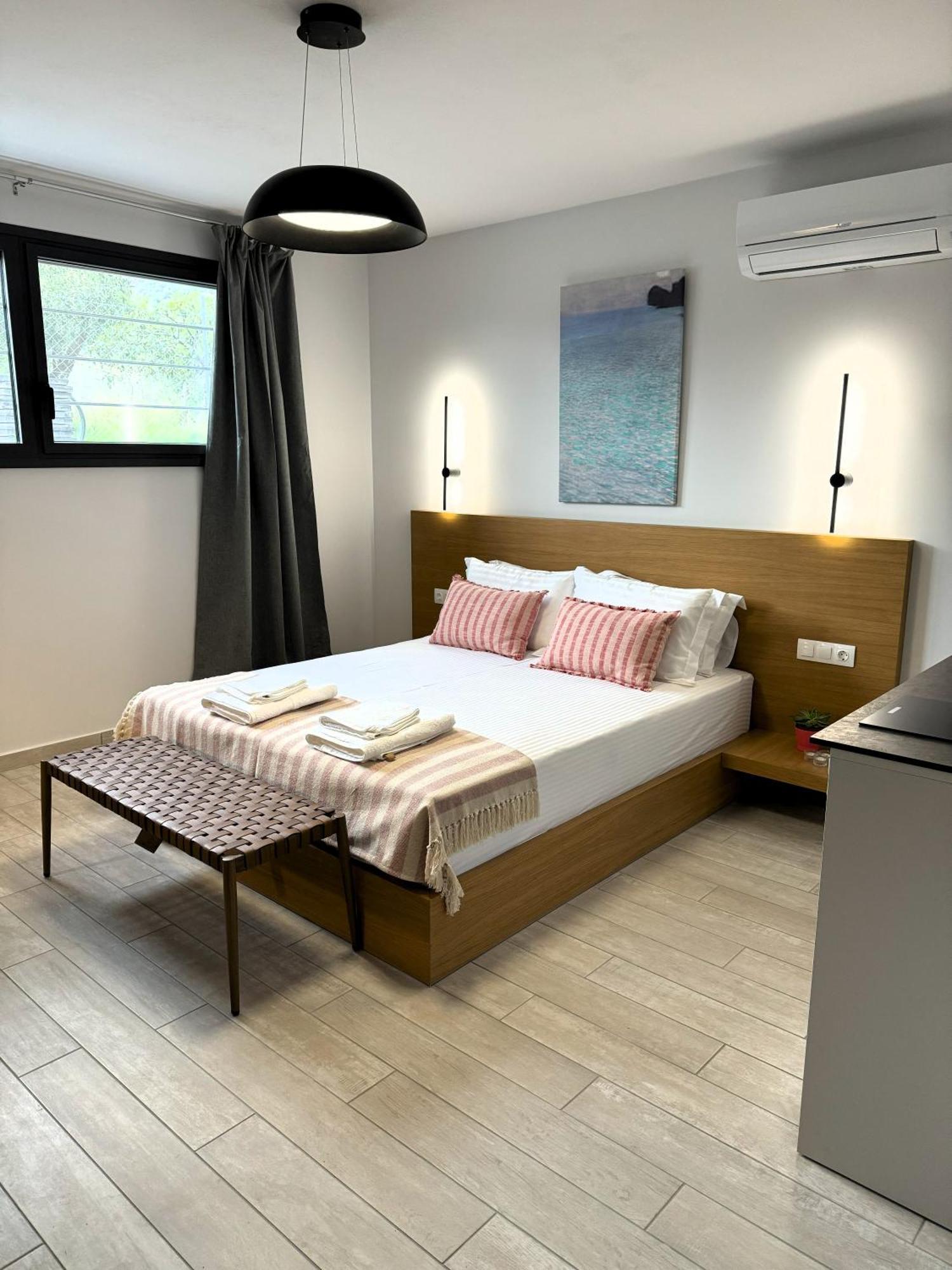 Acra Melia Apartment Palaiontsiflikion Bagian luar foto