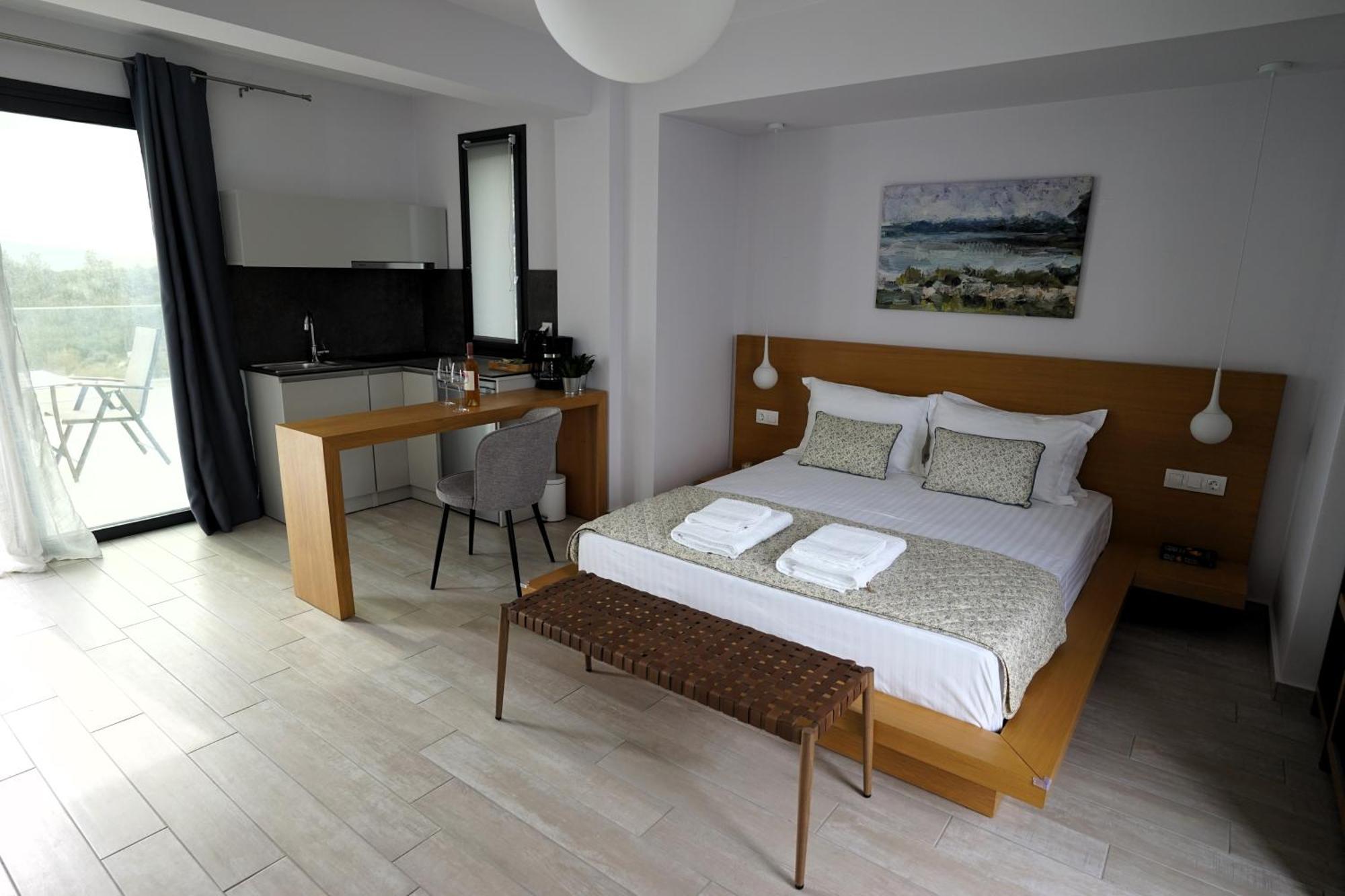 Acra Melia Apartment Palaiontsiflikion Bagian luar foto