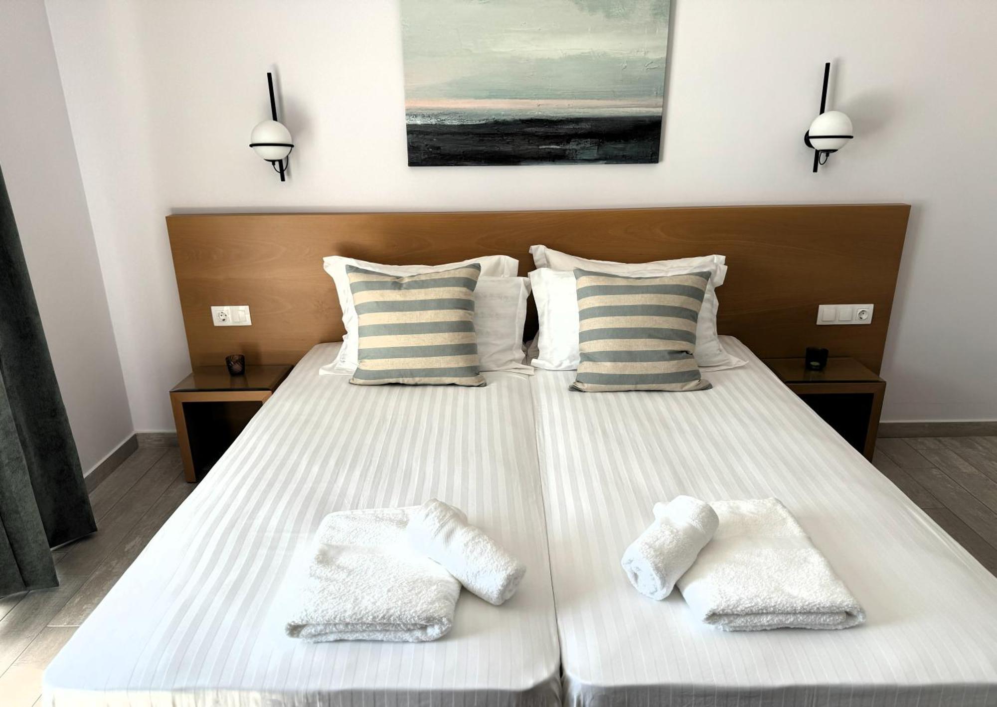 Acra Melia Apartment Palaiontsiflikion Bagian luar foto