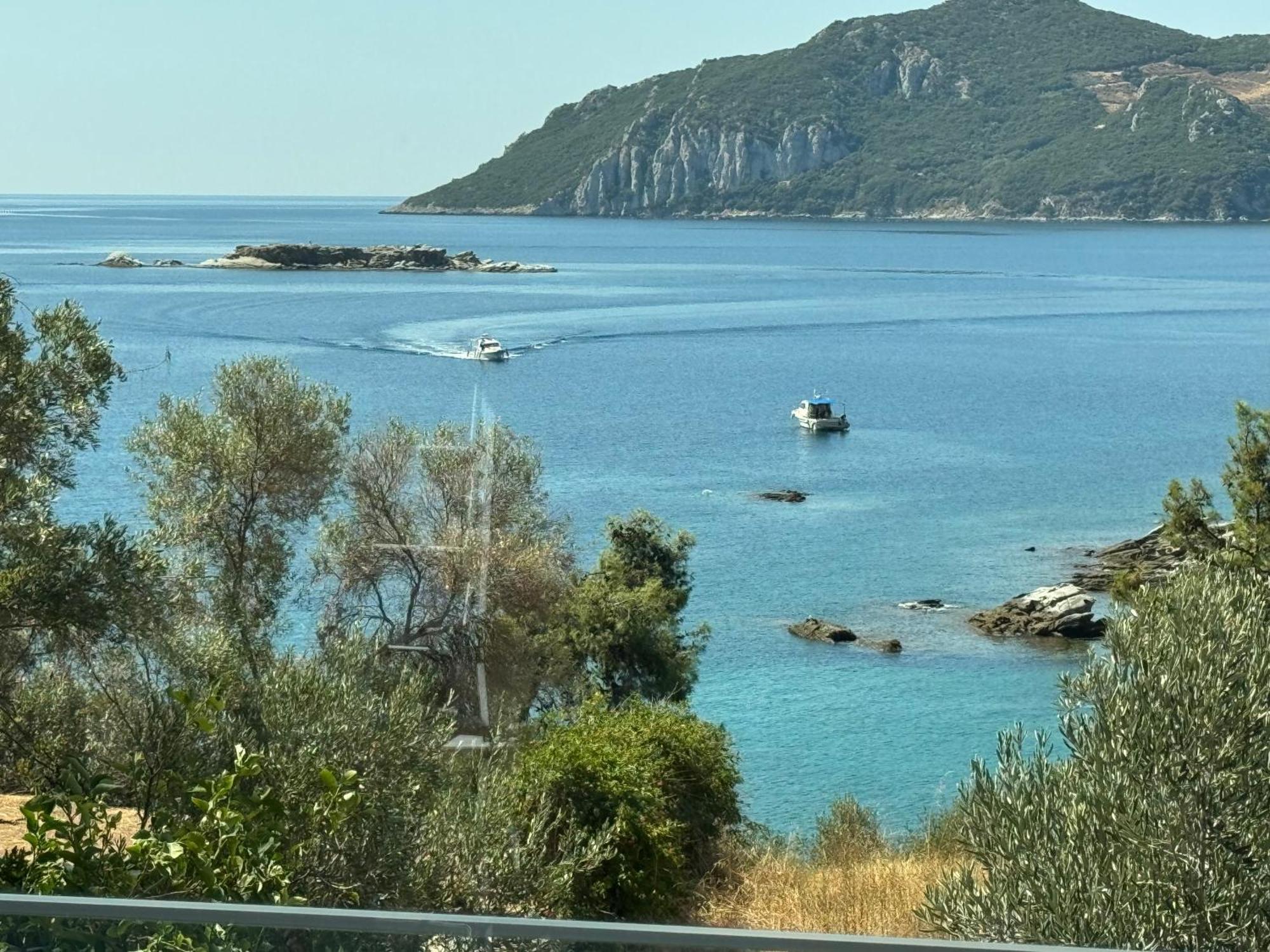 Acra Melia Apartment Palaiontsiflikion Bagian luar foto